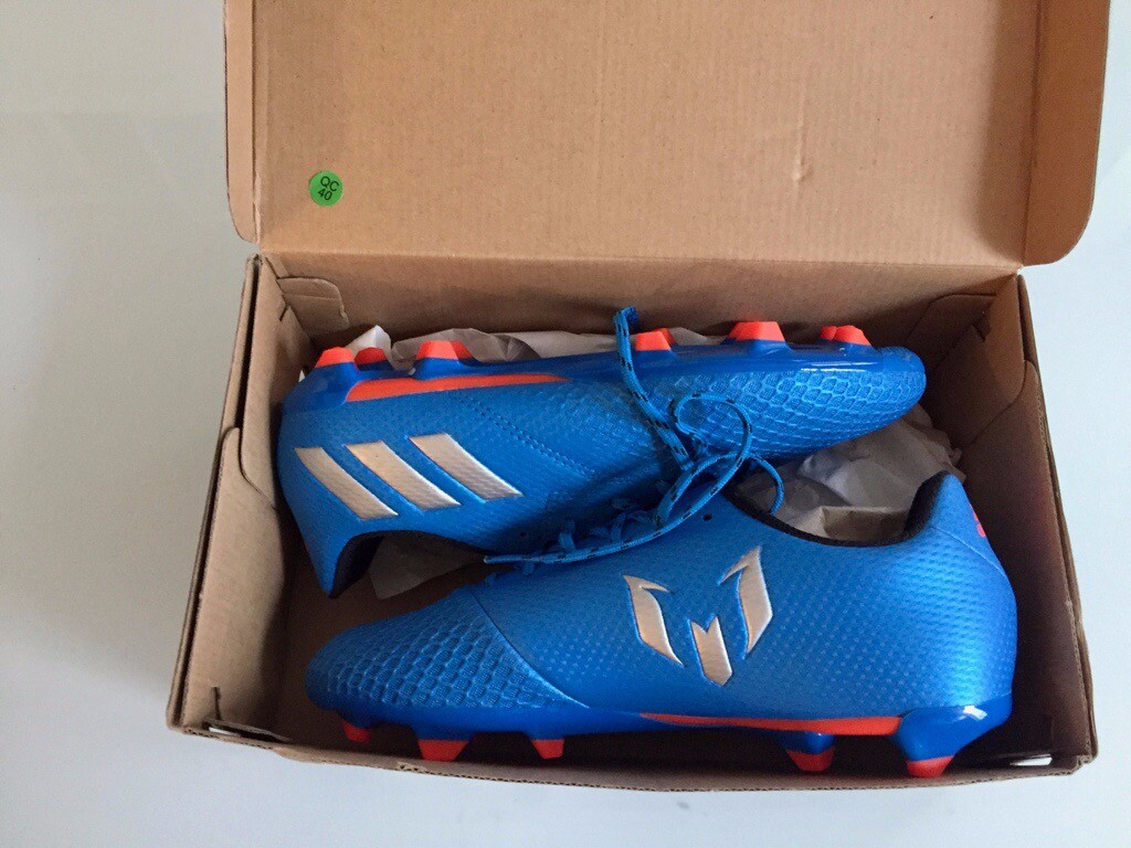 messi football boots size 3